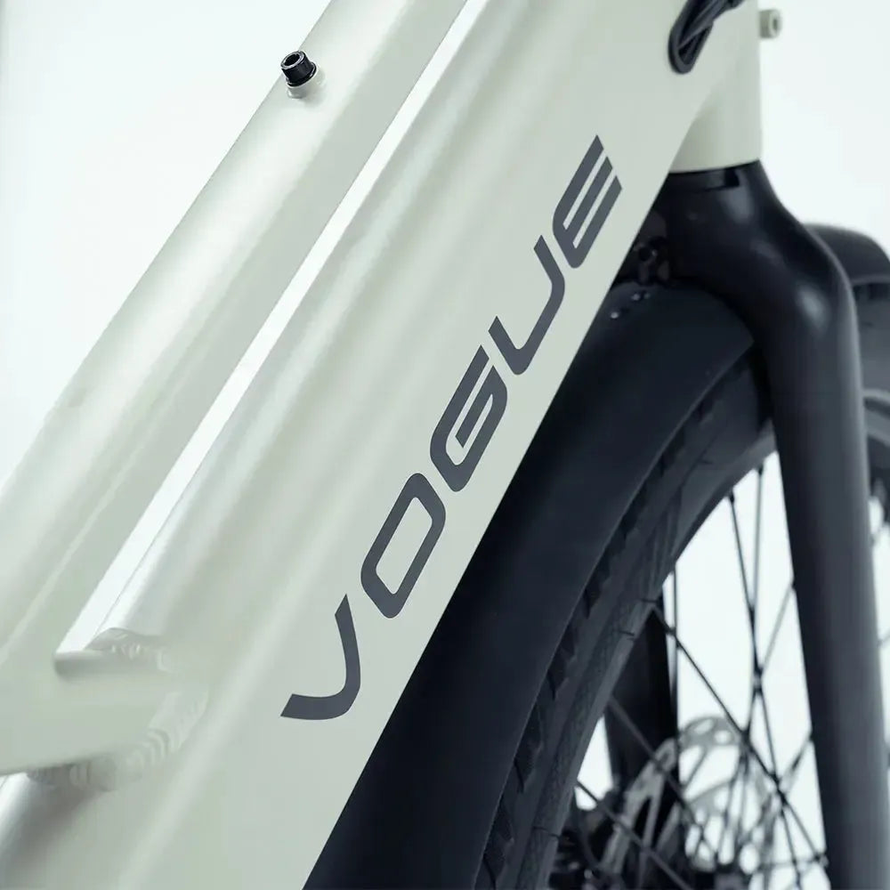 Vogue Wonder - Longtail - Juoda